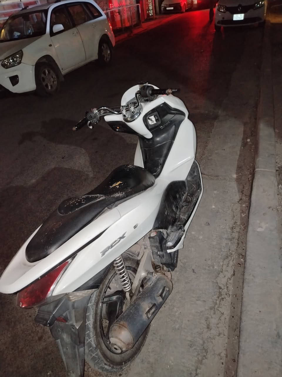 سلام عليكم
دراجة pcx جيل اول للبيع
دراجة مكينتها مامفتوحة
بس عوزها نواقص بسيطة
المكان بغداد
واتساب ورصيد ***********
