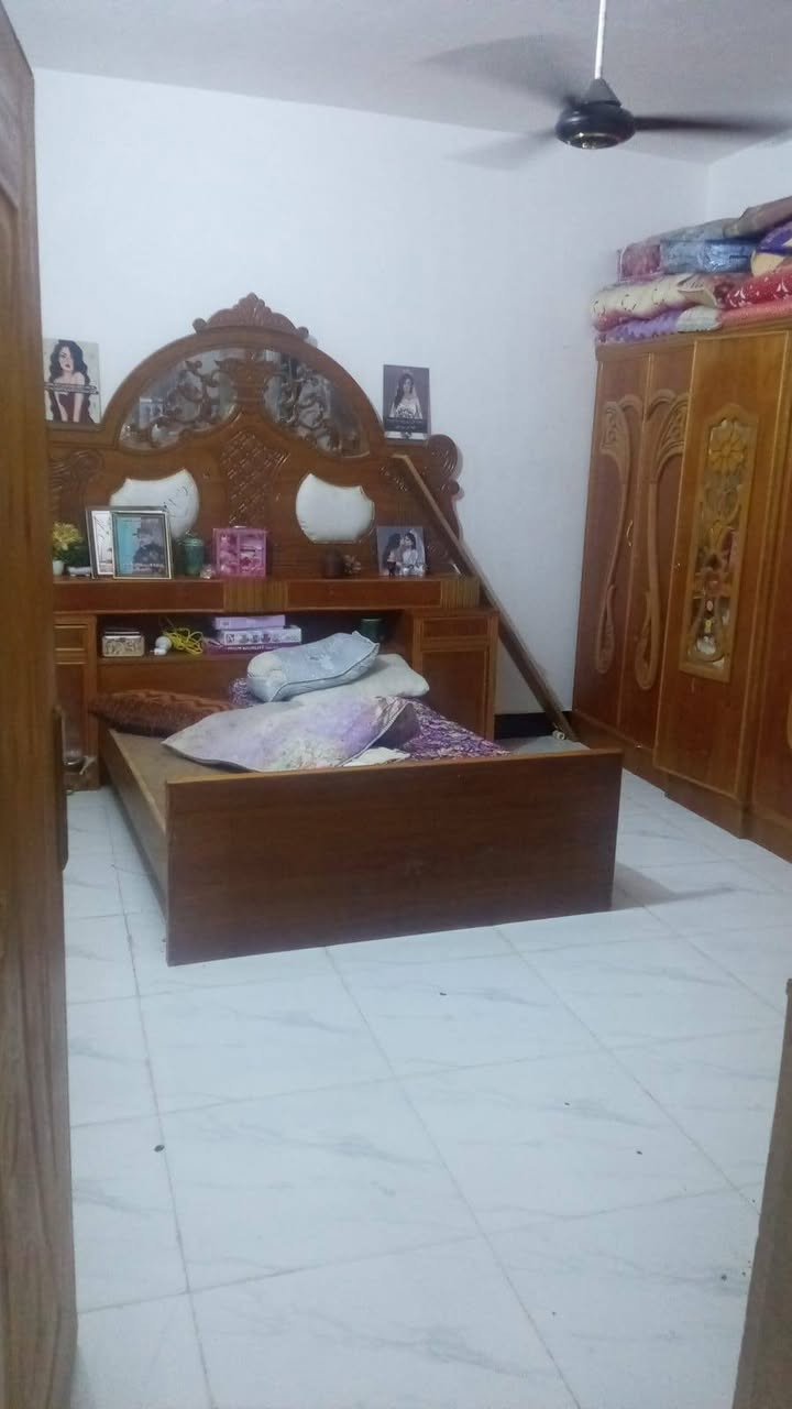 لبيع مساحه ٩٥ حي الحريه بناء بلوك البيت ميري يحتوي على غرفه وصاله داخلهه مطبخ وصحياات ومنور
***********
