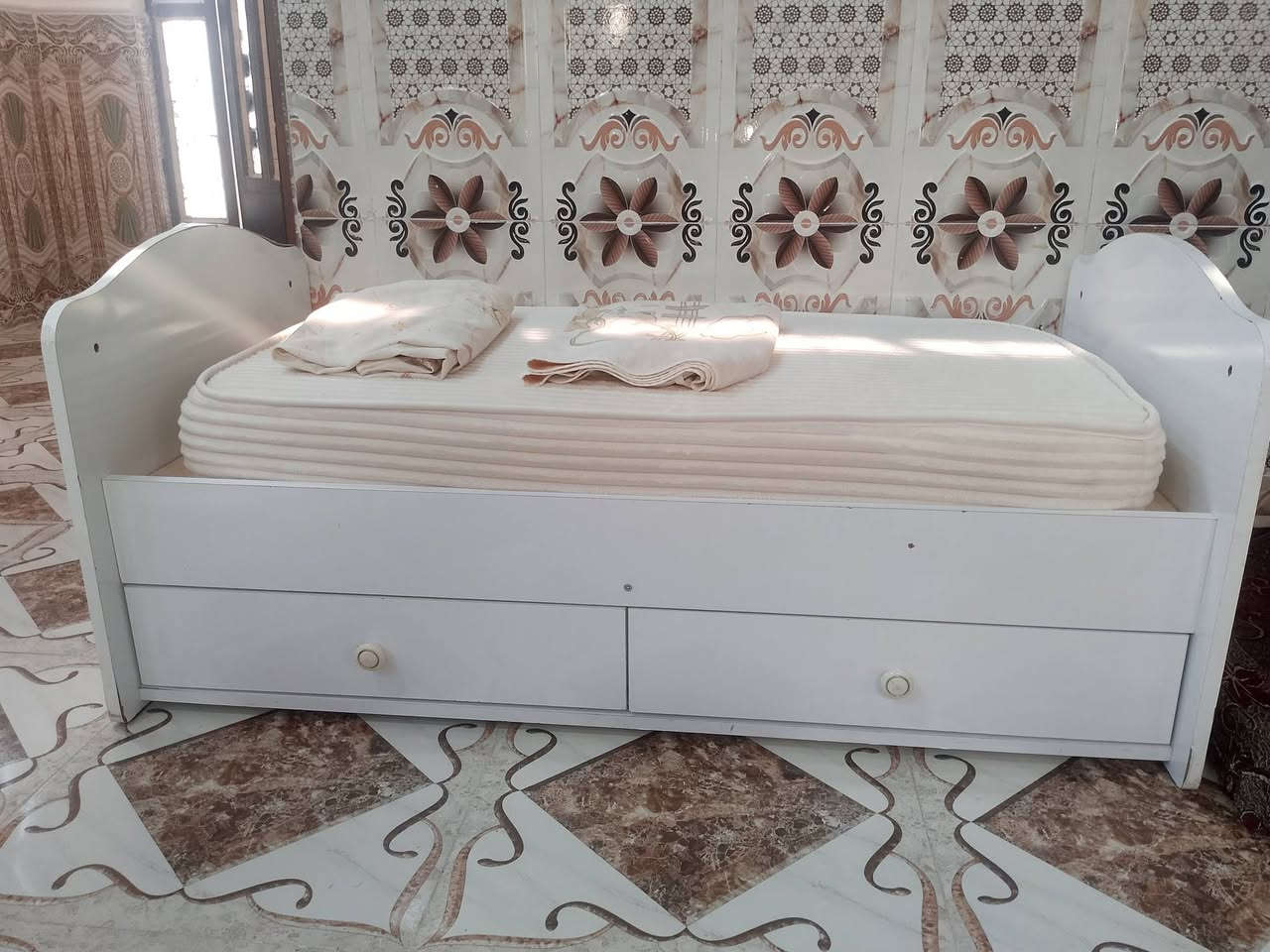 تخت طفل هوه ودوشك مالتو سعر 35الف
‏‪***********‬‏
