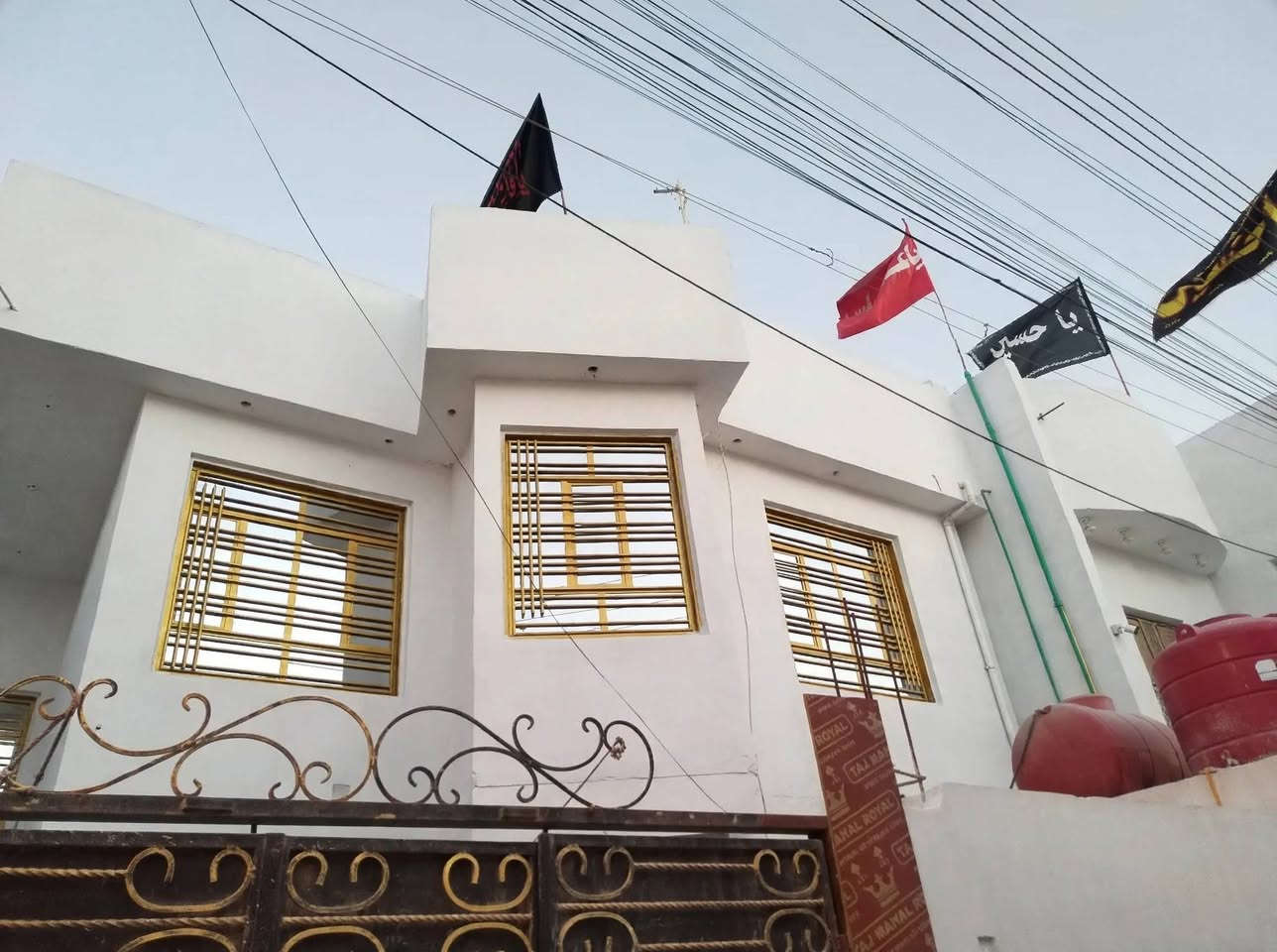 حدادة ابو مصطفى ابواب شبابيك محجرات  وكافة أعمال الحدادة الدقة بالعمل والمتانة بأسعار مناسبة العنوان شط العرب الكباسي واتساب ***********

