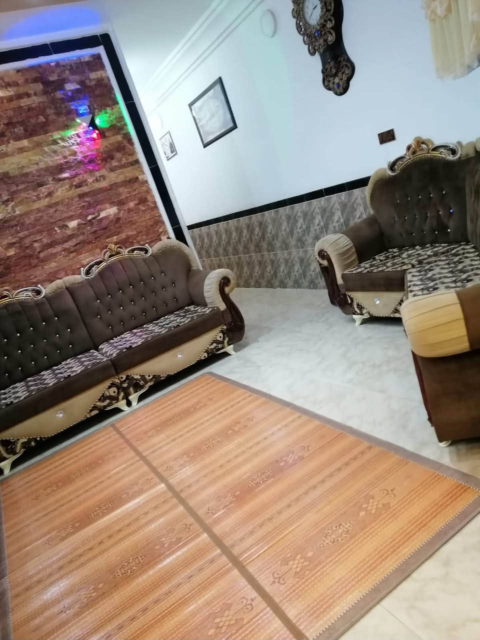 دار للرهن النجف حي الجامعه 
غرفتين واستقبال وصاله ومطبخ مؤثث بلكامل 
الرهن 55 مليون 
مدة سنتين 
***********

نص مكتوب في الصور:
- ١٧ أكتوبر، ٢٠٢٠
- ٢٠:٢٩