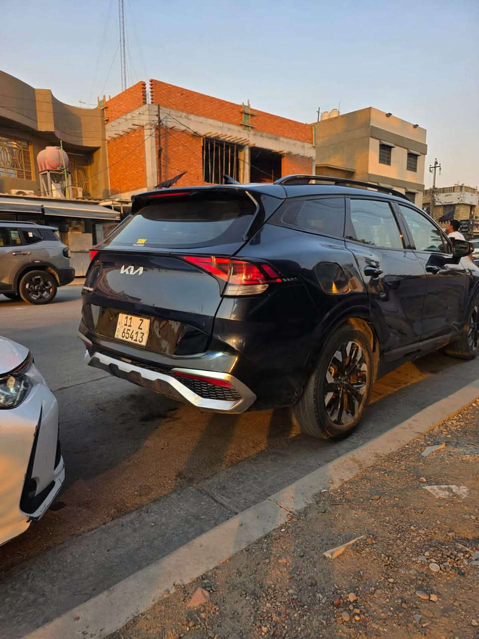 سلام عليكم
كيا سبورتج٢٠٢٣ وارد أمريكي  اكس لاين سياره بلكن يعني كهرباء هايبرد بانزين

فول موصفات لون ازرك 

بنوراما

تشغيل عن بعد بصمه أبواب

تدفئه كشنات
رادار خلفي امامي

حساس خلفي امامي جانبي
كشن كهرباء

تبريد قطعتين

كير موس

سايد بريك دكمه 

البقيه الموصفات المعروفه

حادث جاملغ خلفي و قبغ جنطه مبدل نفس الون و الجاملغ الثاني بي بارد محلو و نصبغ 

بدون ايرباك 

ماشيه٤٠ الف

رقم الشاصي  موجود بالصور الي يحب يشوف حادثها 

السعر ١٧٥ بيها مجال بسيط

العنوان بغداد الاعظميه

التواصل ***********
