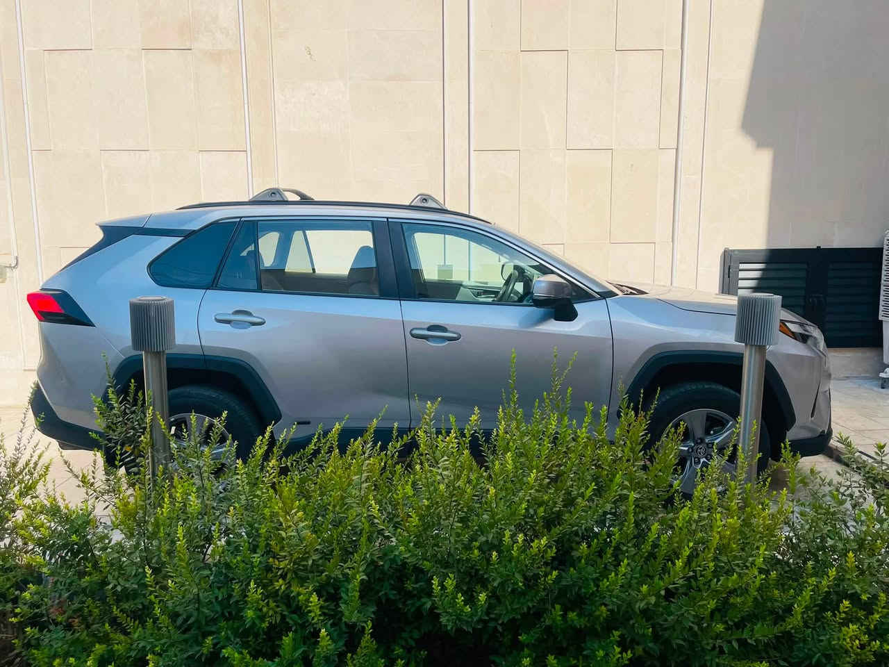 السلام عليكم 
TOYOTA RAV4 XLE - 2024 هايبرد ✅امريكي 
رقم اربيل دخول جديل باسمي تحويل مباشر

الون سلفر / الموصفات معروفه xle 
الضرر  بونيد مبدل صور الحادث 
ايرباك ستيرن فقط وراجع 
العنوان بغداد /البنوك 
الرقم ***********
السعر 220 وبيهه مجال
