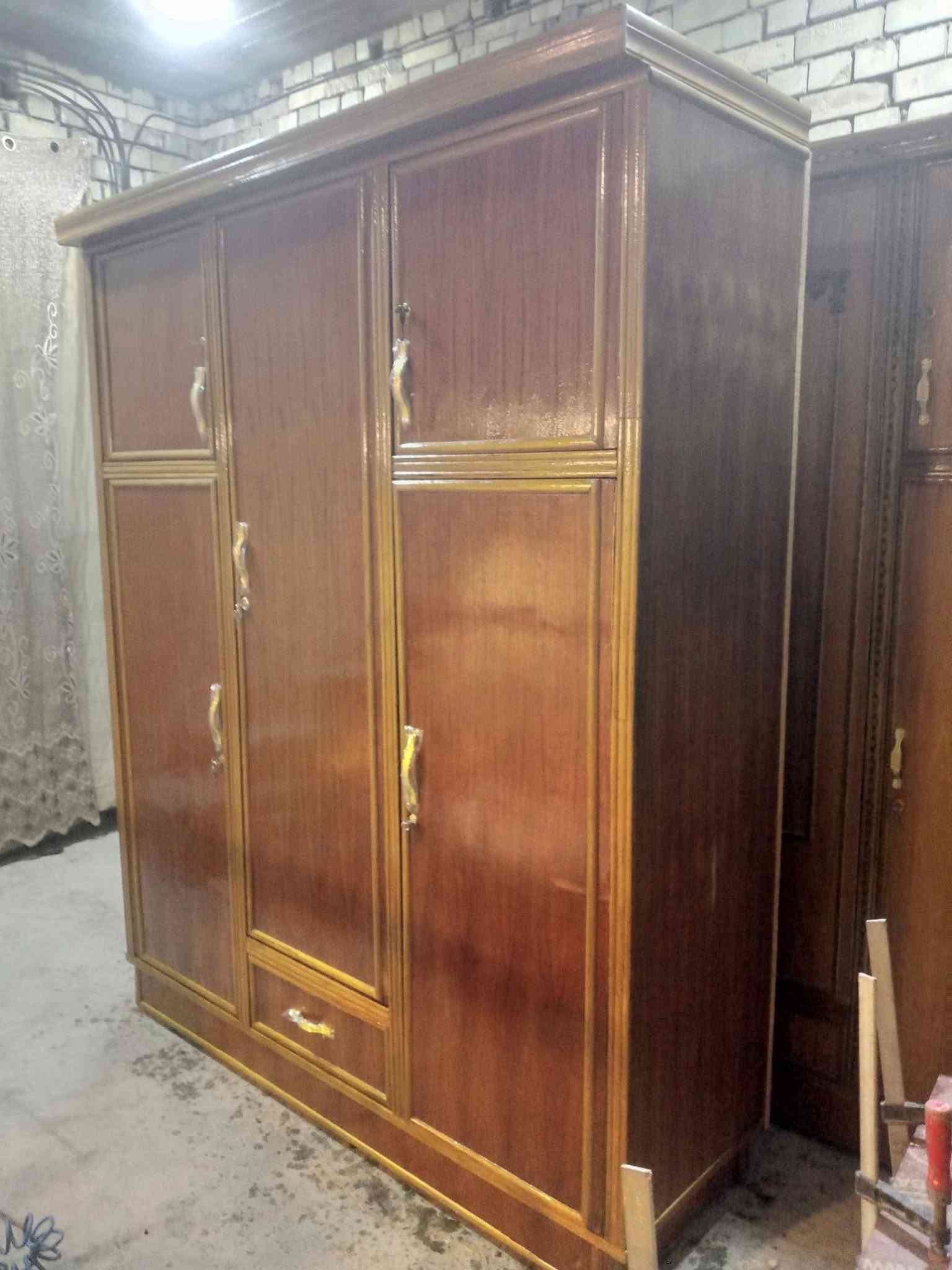 كنتور ثلاث ابواب مستعمل نظيف جدا مكان بغداد الأمين الثانيه ***********
