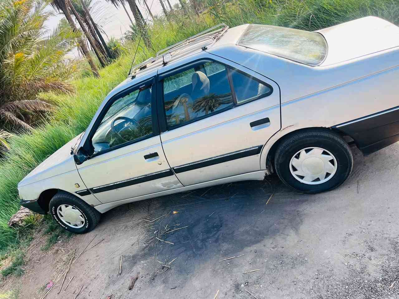 بيجو روى موديل ٢٠٠٩ مكينه وكير مكفولات  تخم تاير حداديه جديد سنويه ساقطه رقم نجف تحويل ثاني يوم 
راعيها موجود مكفوله من الضربه  والصبغ السعر ٢٣ وبيها مجال قليل 
ما متواجد ع الفيس فقط اتصال  ***********
