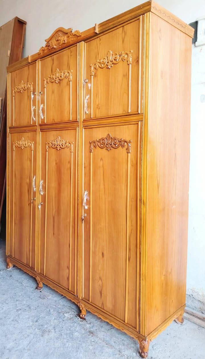 يتوفر جميع انواع الكناتير والغرف المستعملة والنظيفة بااسعار مناسبة جدا ويتوفر توصل بغداد وجميع المحافظات العراق

نص مكتوب في الصور:
- 125