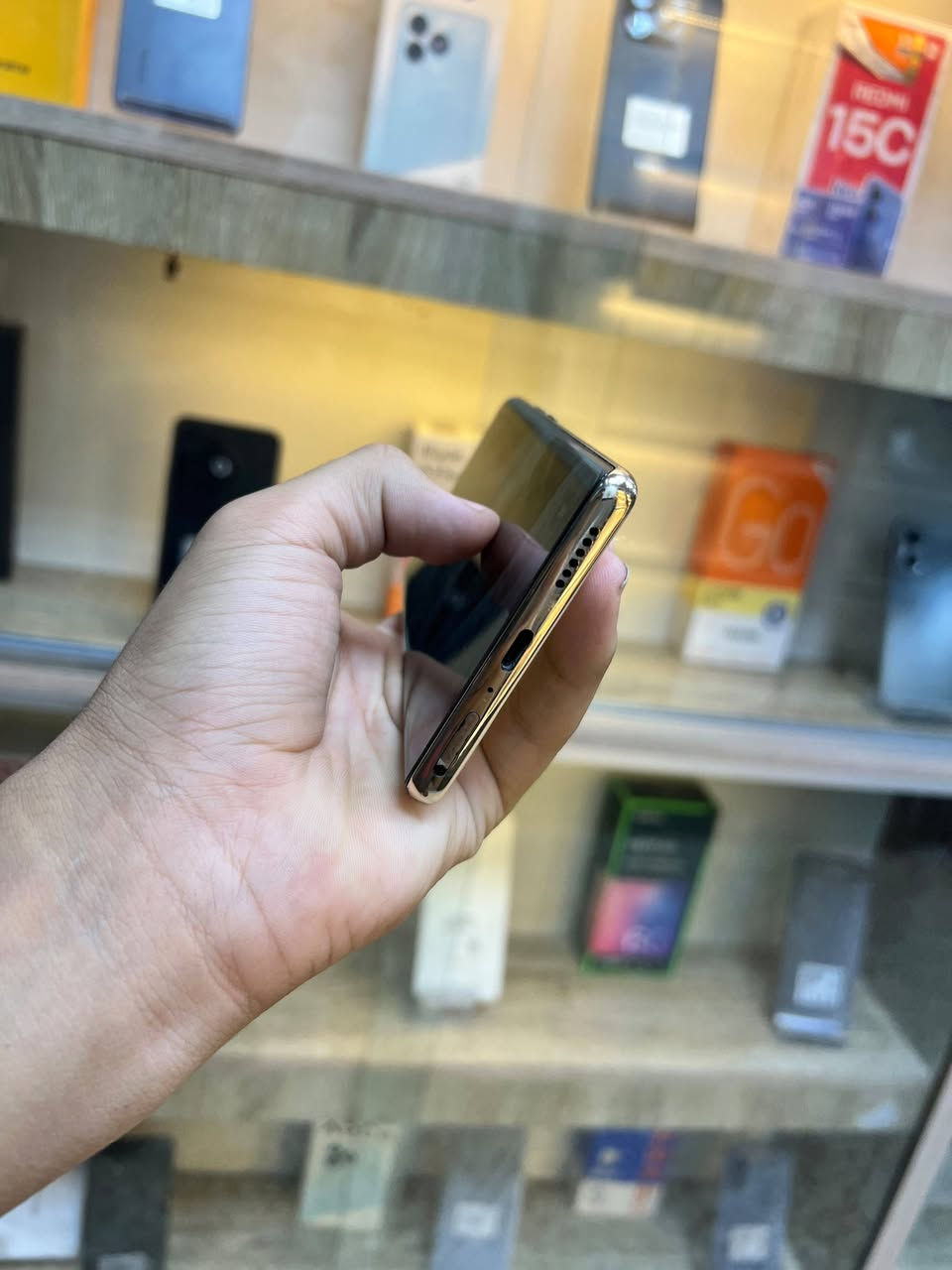 تكنو سبارك 20 برو بلاص • ٢٥٦ • كفاله