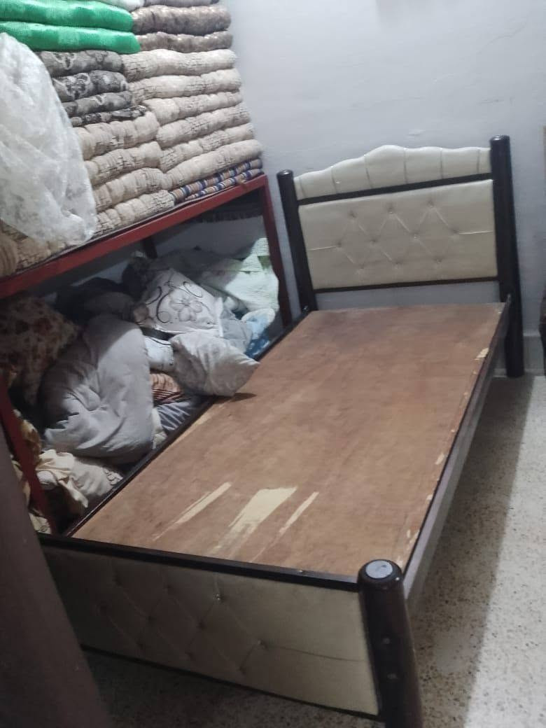 للبيع 
قنصور بابين
كمدينه
مراية و تخت عدد 2
الموصل الايمن ،اسعار مناسبة 
واتساب ***********
