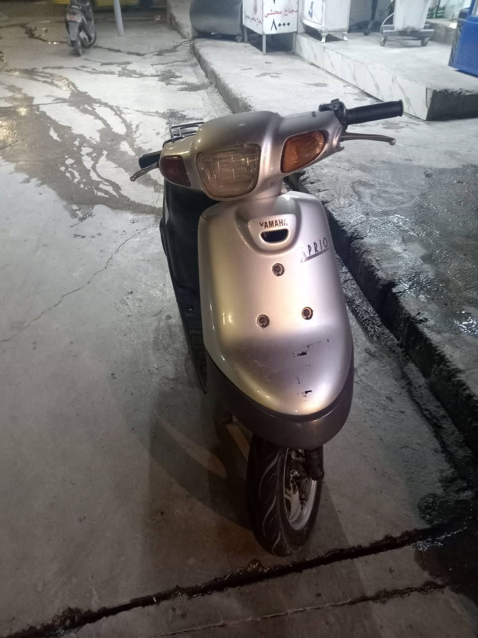 ماطور بوتين للبيع ماطور نضيف حيل كامل يحتاجلو باتري بس وشرط معدل سعر 300 ، بل واقع احله بعد من صوره
***********
