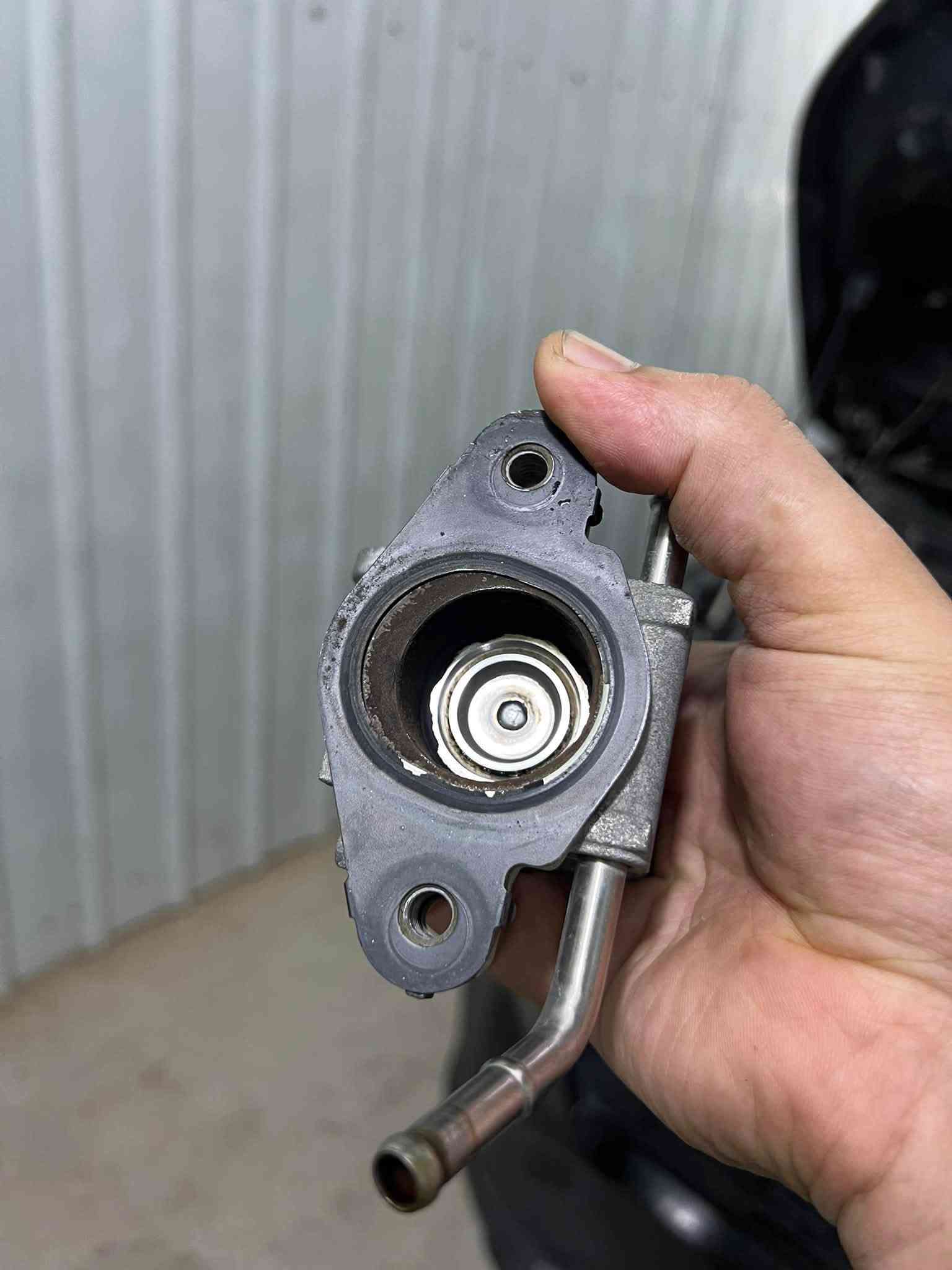 AVO
🔧 خدمات صيانة وفحص وبرمجة السيارات 🚗⚡

نوفر لكم مجموعة متكاملة من خدمات كهرباء السيارات، الفحص الإلكتروني، البرمجة والصيانة باستخدام أحدث الأجهزة والخبرة العملية، وتشمل:

🔹 صيانة كهرباء السيارات وتشخيص الأعطال الإلكترونية.
🔹 فحص وبرمجة السيارات بأحدث أجهزة OBD.
🔹 تنظيف وصيانة الثروتل بدي (Throttle Body).
🔹 تنظيف وصيانة صمام EGR.
🔹 صيانة وإصلاح أسلاك وضفائر السيارات ومعالجة التقطيع والالتماسات والأعطال الكهربائية.
🔹 إطفاء صوت تنبيه حزام الأمان حسب إمكانية السيارة.
🔹 تفعيل خاصية نزول وصعود زجاج جميع الأبواب بواسطة الريموت لسيارات Toyota حسب الموديل والتجهيز.
🔹 برمجة وتفعيل بعض الخصائص المخفية حسب نوع السيارة وإمكانياتها.

💻 كما نوفر اشتراك برنامج ALLDATA للسيارات الوارد الأمريكي 🇺🇸

ويشمل البرنامج:
✅ المخططات الكهربائية Wiring Diagrams
✅ مواقع الحساسات والكمبيوترات
✅ إجراءات الفحص والإصلاح
✅ مواصفات العزم والصيانة
✅ معلومات وأنظمة السيارات الوارد الأمريكي

📸 الصور والفيديوهات المرفقة من أعمالنا الفعلية، ونحرص على تشخيص العطل بدقة قبل تبديل القطع.

━━━━━━━━━━━━━━

📩 للاستفسار والحجز:
📞 ***********

📍 الموقع: قضاء العلم – الشارع العام
📌 مقابل مكتب صباح الشيال للسجائر
