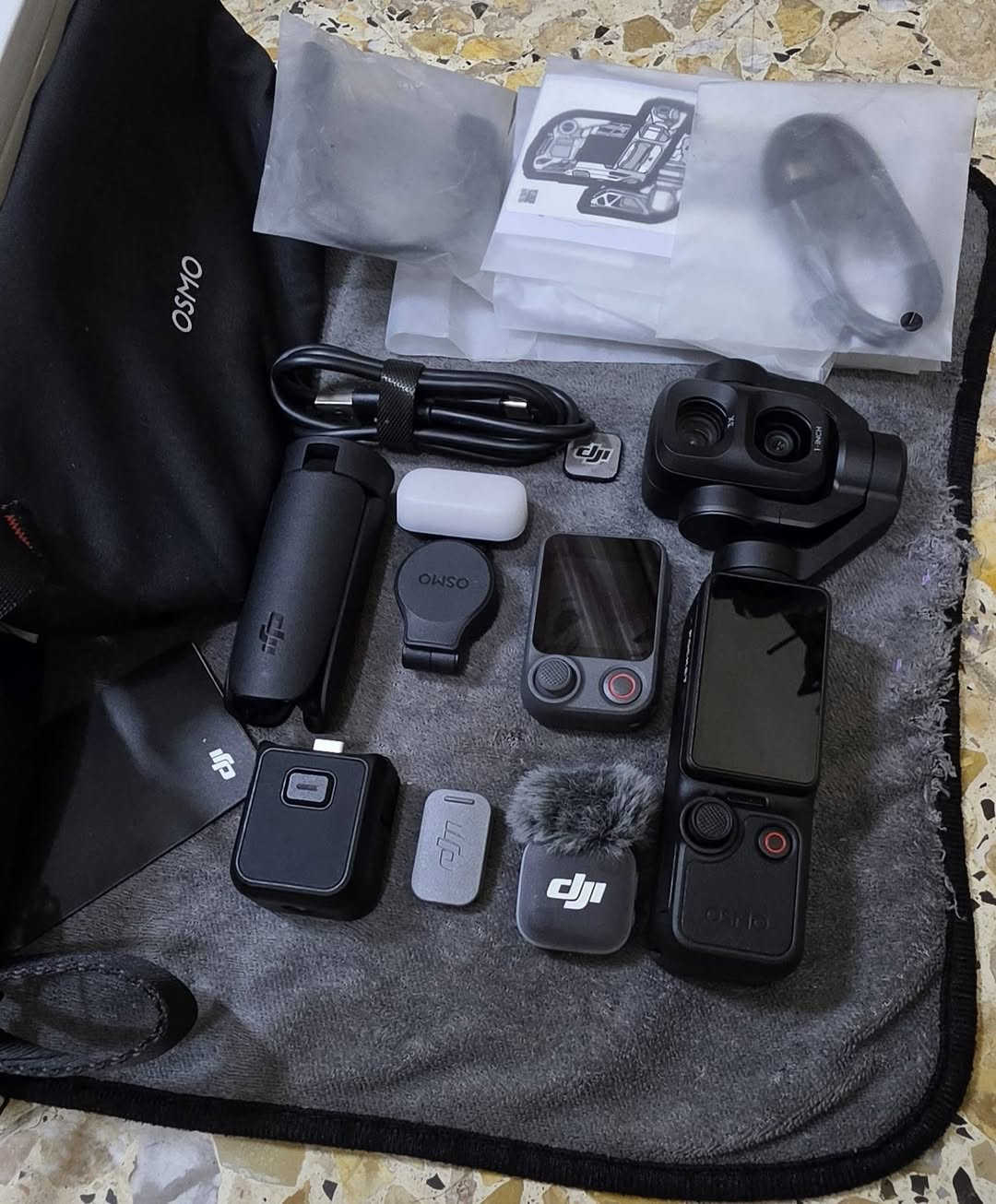 السلام عليكم
dji pocket 4p
بوكت 4p نسخه الكومبو 
جهاز مستخدم ساعات مجرد رغبه الجهاز شوفت عينك النضافه اخو الجديد ولله بس مفتوح كارتون لا مشتغل ولا شي 
راعيه اشترا الغرض وما والمه لان مافارغ فا خله التصوير الاهل الاختصاص بأجره 
وكلفني بالنشر لعدم فراغه 
اخوان لمعرفه باقي التفاصيل الاتصال رجاء وليس المراسله 
واليريد توصيل هم موجود ***********
