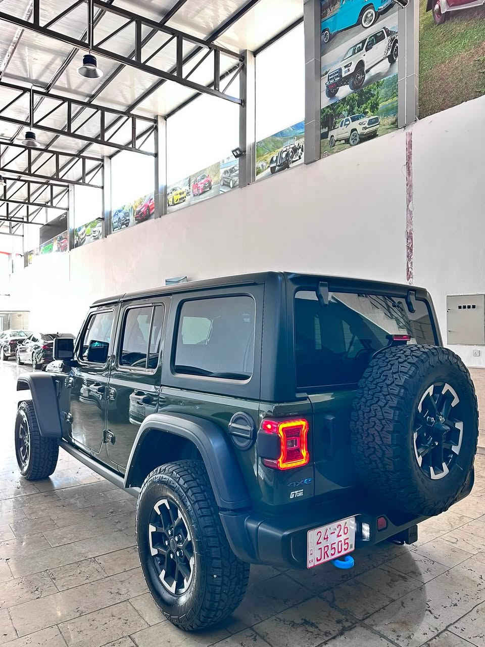 رقم السيارة : بدون رقم يترقم محافظات اقليم
موقع السيارة : دهوك
نوع السيارة : jeep wrangler rubicon 
موديل السيارة : 2024
المسافة المقطوعة: 46000 ميل 
4 سلندر هايبرد

ملاحظات: مكفوله بدون صبغ بدون بارد سيارة كله بشرط 

للأستفسار :

السعر 35000$ 

***********
***********

