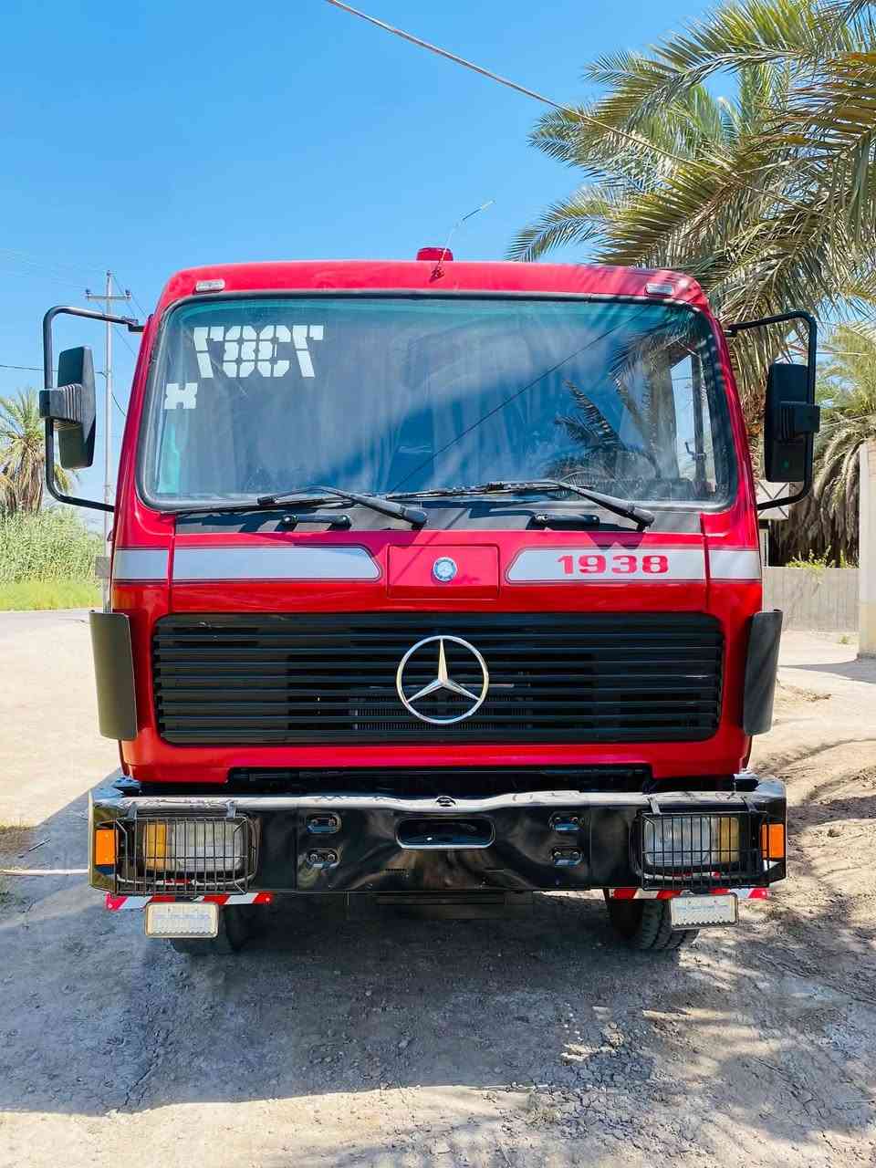السلام عليكم البي موديل 77 
والتحويل مباشر  مكينه ٢٥ ثمانيه سلندر  لاتنقيص ولا بخار
كير ٢٥ اكسل جي اف شاصي باج بطن السياره كفاله عام
لايوجد بها أي نقص السعر 150 وبيهه مجال  ***********
