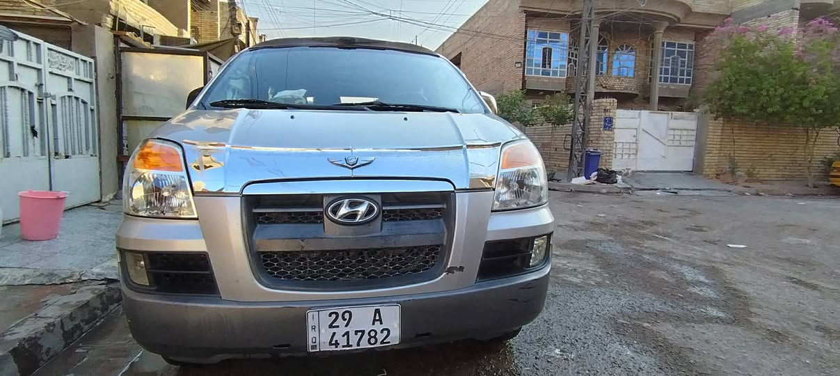 للبيع ستاركس بترة موديل 2004
جاهزة من كل النواحي تبريد تدفئه طخم تايرات مصبوغه عام بدون ضرر كير اوتوماتيك محرك سوبر  لاتبخير ولاتنقيص دواخل نظيفه جدا ملاحزه الشواصي واحد نظيف والثاني معمر بغداد العبيدي ***********
السعر 90 قفل
