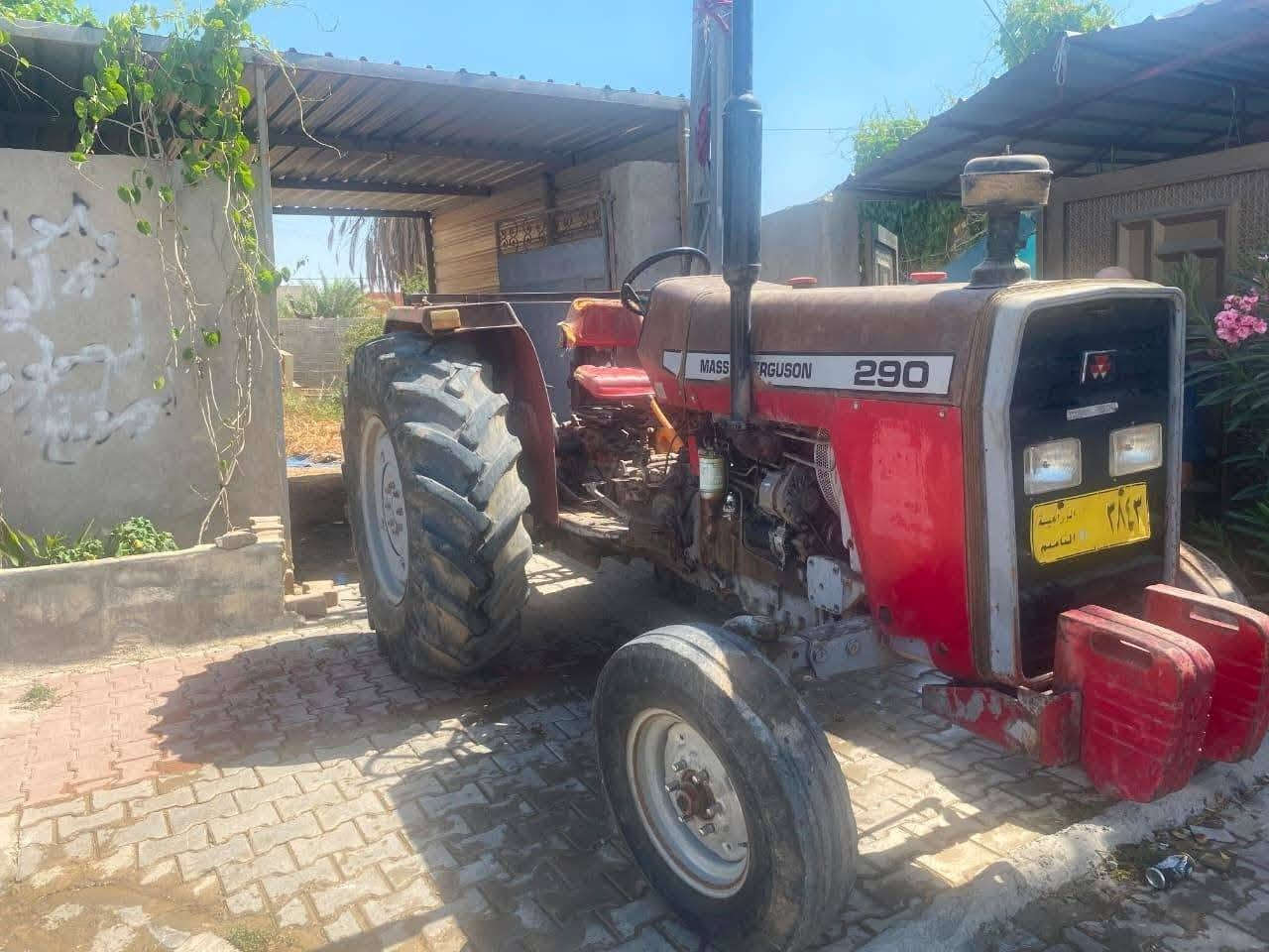 للبيع جرار زراعي Massey Ferguson 290
الماركة: ماسي فيرغسون (Massey Ferguson)
الموديل: 81 
المحرك: شرط لا صرف ولا بخار وتجفيد جديد
مناسب للحراثة والسحب وجميع الأعمال الزراعية. للاستفسار والمعاينة: التواصل على الخاص أو الاتصال على الرقم  الزين(***********)
الزين/***********/

العنوان ناحية الرياض قرب الجامع الكبير
