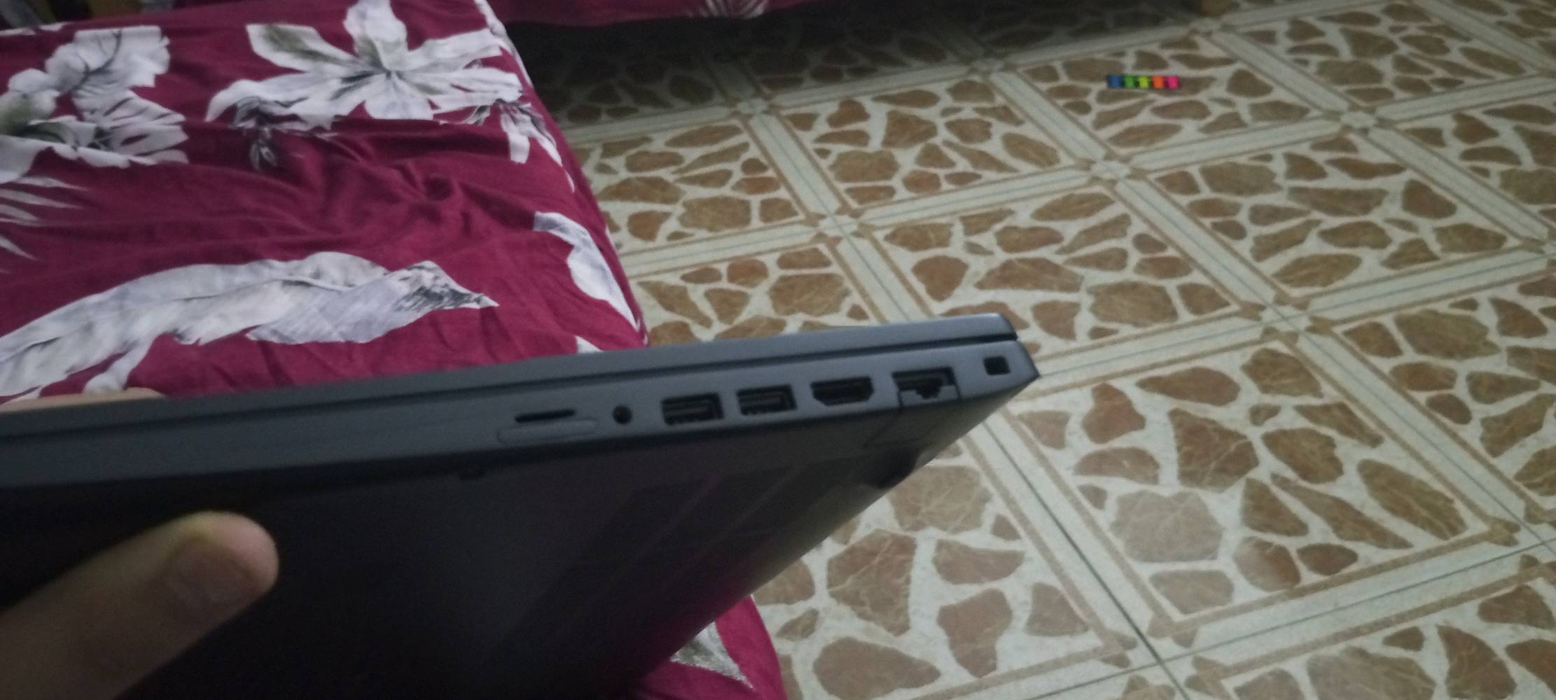 Dell3540 للبيع الجهاز مستخدم استخدام قليل اخو الجديد شخط مابي
المعالج cori7 الجيل 8
هارد 256ssd 
كرت شاشة خارجي 2gb
مناسب البرمجة والتصميم 
يشغل GTA 5 +pes 21 
يشغل باقة ادوبي باكمله سلس جدا 
كيبورد ضوئي عربي انكليزي 
الهدايا 
شاحنه اصليه ✔️ +حقيبة + ماوس ضوئي