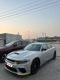تشارجر ٢٠١٩ • V6 • فتحة سقف