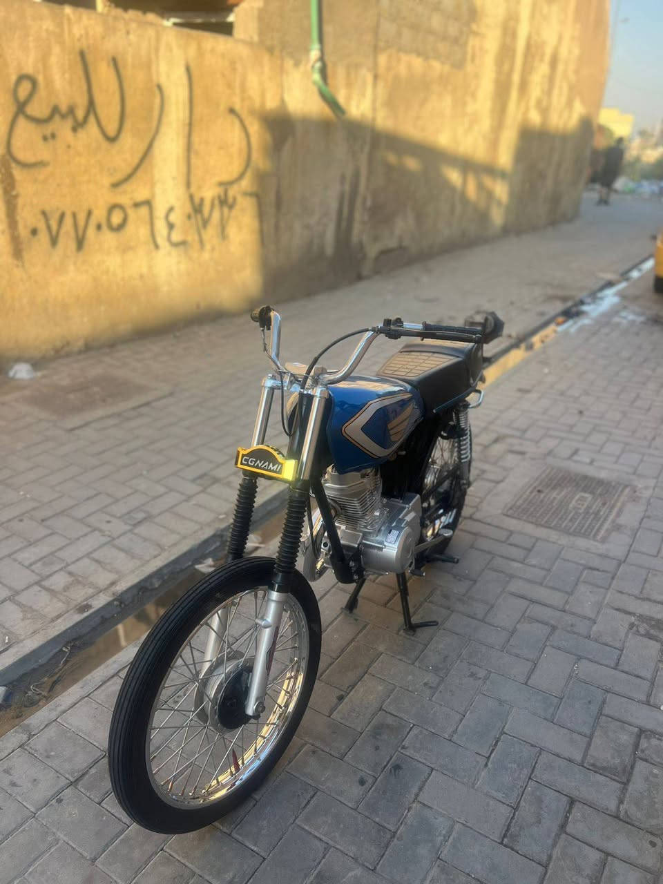 سلام عليكم دراجه  ما مفتوحه ادوات مطلوب مراوس بماكس عدله ما مفتوحه ودراجه تعمير ما متعوبه تعال شوف بعينك لمكينه ناعمه
ملاحظه دراجه بدون سيبايه 
ماكني بصره نجيبيه يم جسر خالد
رقمي ***********
