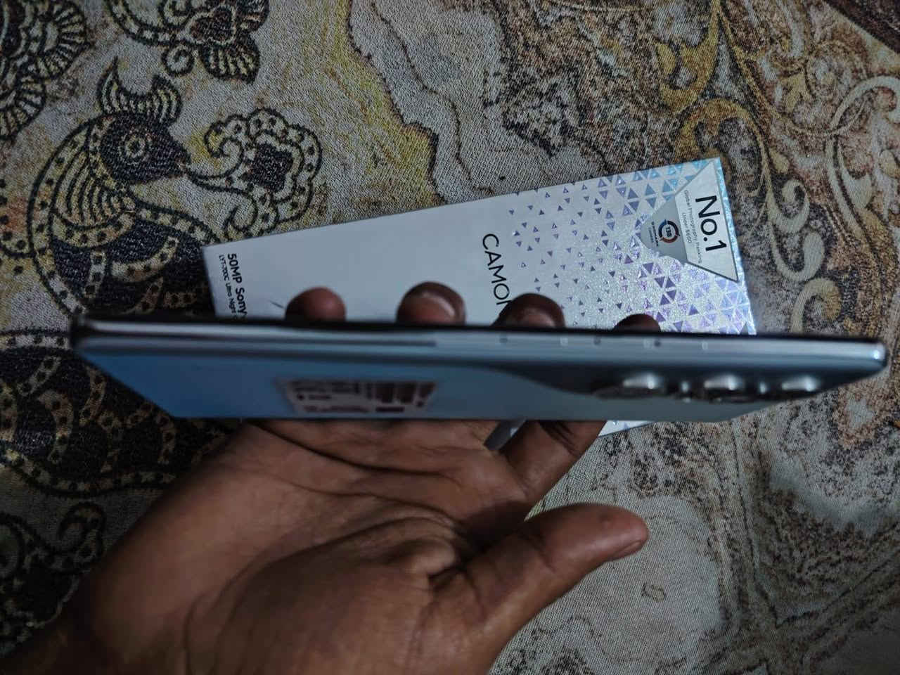 سلام عليكم تكنو كامون 40برو جهاز جديد استعمال قليل مراوس ب سامسونج التره 22
