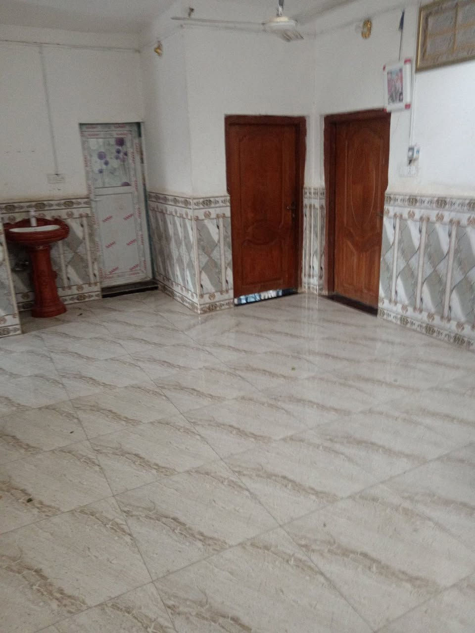 بيع مستعجل 
بيت زراعي طابو سند 25 ديوانية دغارة قرب عقيل أبو مخضر القديمة مساحته حوالي 700 متر ويحتوي على مخزن خارجي سعره 46 مليون وبي مجال نهايته 45 مليون قفل للاستفسار الاتصال على الرقم ***********
