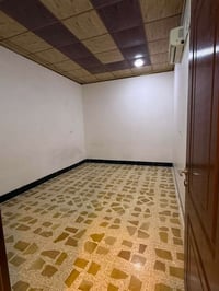 حي الملايين الأولى • ١٤٠م • طابق ونص