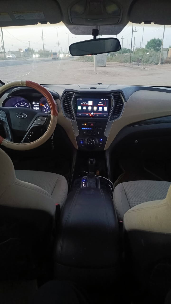 السلام عليكم مكلف بلنشر....
سنتافي وارد امريكي 2018 
5 راكب 

مكينه مفتوحه مجفته 4 سلندر
كير خير من الله مابي شي 
كهربائيات شغاله 
تبريد شغال 
تحكمات ستيرن 
شاشه
سنويه ورقيه رقمها اربيل 
ماشية 96 الف 
وسيارة مال بيت ممتعوبه وكما موضح 
وسونارها موجود وتفاصيلها كامله بلسونار 

ب 115 وبيها مجال حك الجيه مكانها البصرة 

رقم صاحب السيارة مابي واتساب  ***********

نص مكتوب في الصور:
- تعديل النص