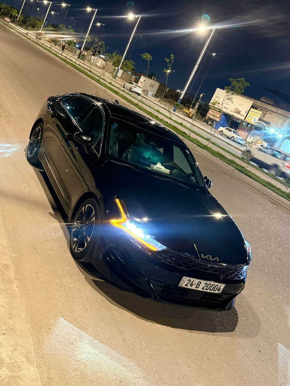السلام عليكم
للبيع K5 GT امريكي موديل 2022فول مواصفات 1/1
رقم مميز 
محرك 2500T تربو 293حصان كير  8 نمر دبل كلج dct
اعلى فئة بالكي فايف من حيث المحرك والمواصفات 
السياره ماشيه 75k
بانوراما بصمه وتشغيل عن بعد
حساسات امامي خلفي
سستم صوت Bose
كشن سايق وضعيتين خزن 
مري كهرباء + قلاب عند الرجوع
شاحن وايرلس 
هاند بريك كهرباء +اوتو هولد
رادارات ٣٦٠ درجه توقف ذاتي امامي خلفي قياده ذاتيه 
اربع وضعيات قياده
 حادثها امامي بنيد مبدل نفس ليبر الشركة 
مكان السياره بصرة نواب الضباط
السعر 168 وبيه مجال 
*********** البصرة, العراق
