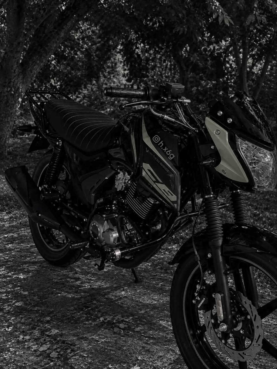 السلام عليكم
دراجه للبيع شايننك CB 150
اوراق اصولي 
الموديل 2026
دراجه صارها شهر طالعه من الوكيل
السعر 1900 
مكانها نجف حي النداء
***********

نص مكتوب في الصور:
- @h.x6g