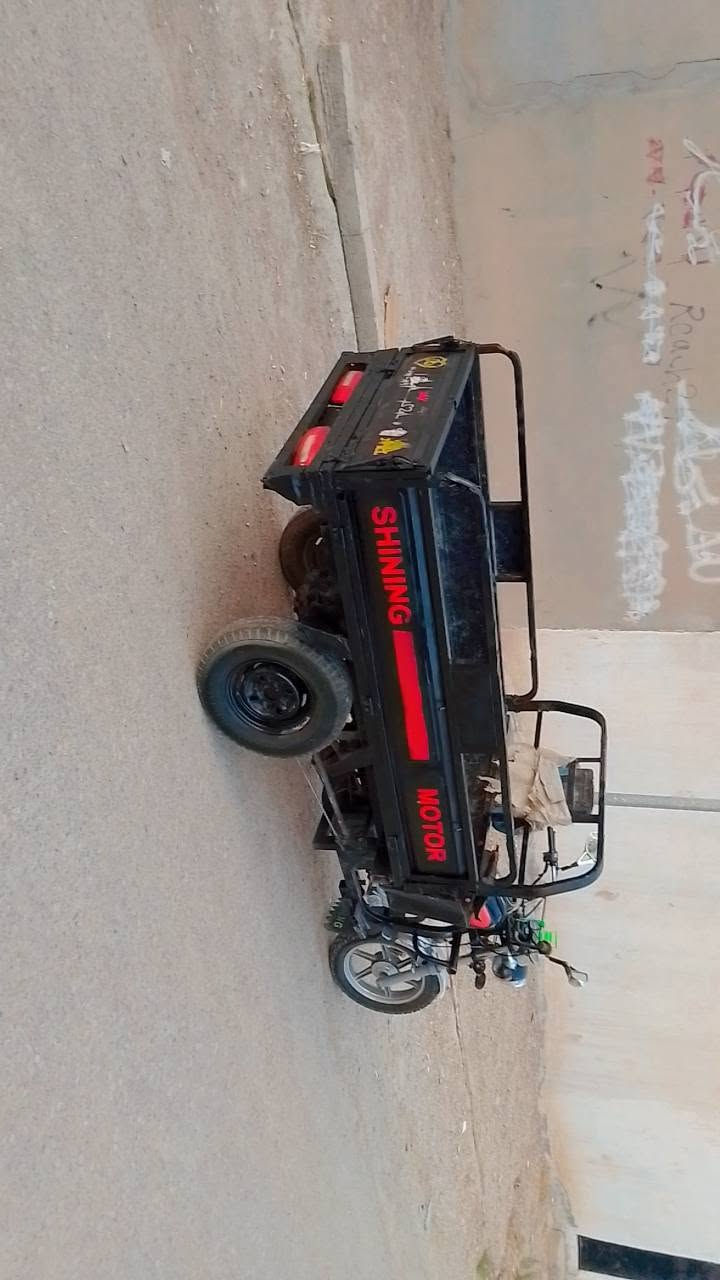 ستوته البيع موديل ١٤محرك ٢٢ كهربيت شقاله سلف هندر شرط ستوته كل عيب ما بيهه ركبه شاصي اكسن محرك ستوته ربع ما تصرف عليهه مكاني حي العسكري شركه طارق مكلف بل نشر سعره ٩٠٠ خابر ودلل ***********
