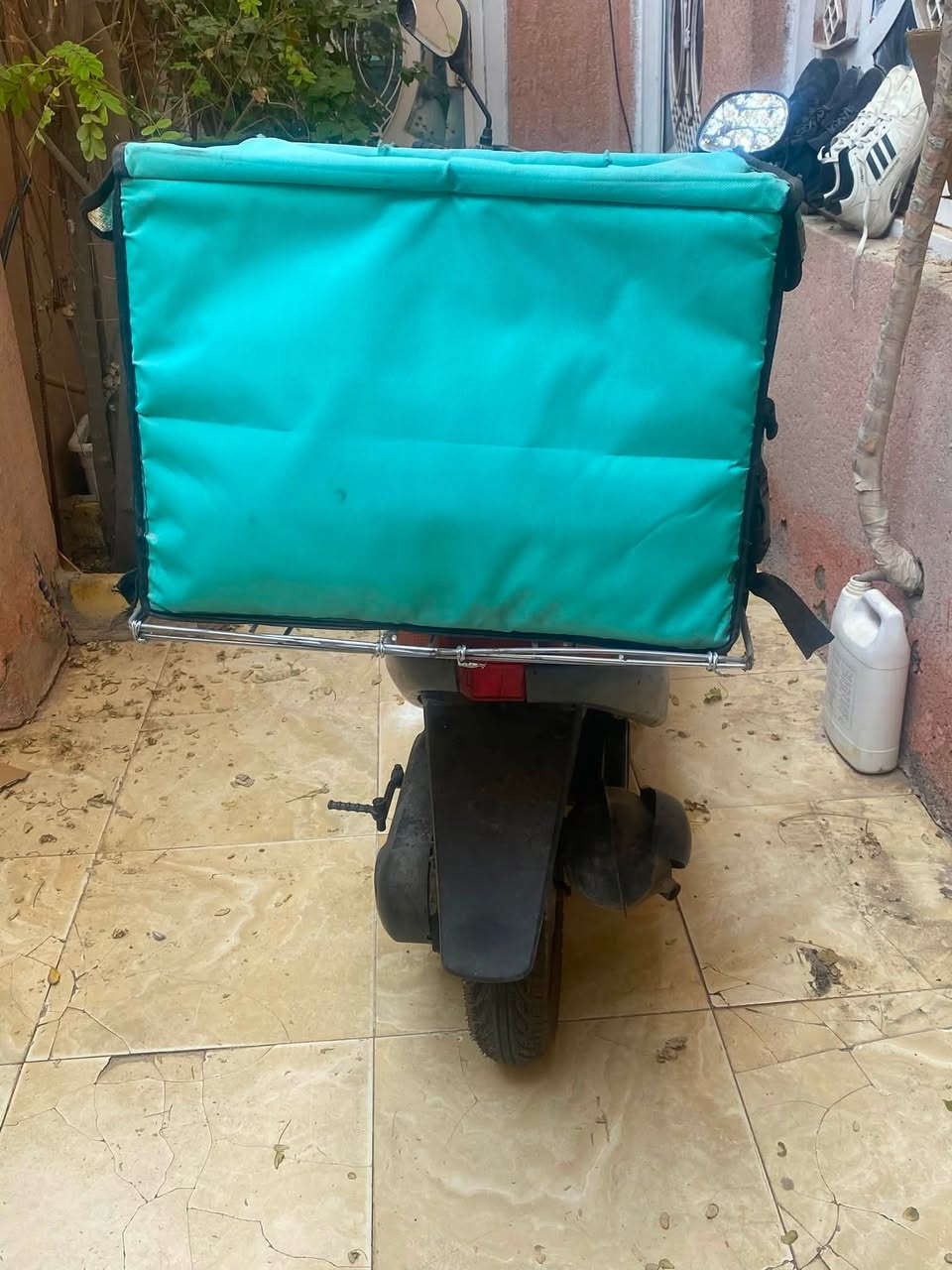 السلام عليكم 
دراجه بتره للبيع
دراجه نضيفه وماعوزه شي بس نقص بيه باتري كلشي شغال اشاير كلوب هورن يعني شغل واطلع
السعر:٣٢٥ وبيه مجال
الرقم:***********
