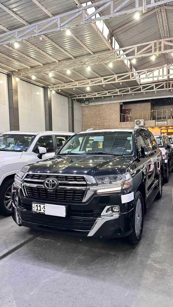 تويوتا لاندكروزر  2021 GXR (Grand Touring – SAS)
 (باب أول – شركة SAS) 
السيارة على وضعها البلدي (أصلية بالكامل)
بدون صبغ، بدون بارد، بدون تبديل، بدون رمل
دعاميات ولحيات بشرط وكالة مغلفه PPF 
كفالة عامة من كلشي
محرك بشرط 
4 تايرات دنلوب أصلية جديدة
سنوية + زنك + رقم كلها جديدة وجاهزة
جاهزة 100% بدون أي نقص
المواصفات (فل فل 1/1)

🟪 السعر  :: اتصل 

فتحة سقف
بصمة تشغيل + أبواب (2 بصمة)
تشغيل عن بعد
صندوق شفط (كهربائي)
3 شاشات
4 كاميرات
شحن وايرلس
كشنات جلد + كشنات كهرباء (كشن السائق 3 دكم)
ثلاجة
نظام ECO
حساسات أمامي وخلفي
مرايا شفط + طي أوتوماتيك
لايت LED + زينون بلادي
داخل بيجي
ستيرن تحكم  

للبيع او مراوس 

مكان بغداد 

*********** // ***********📞
