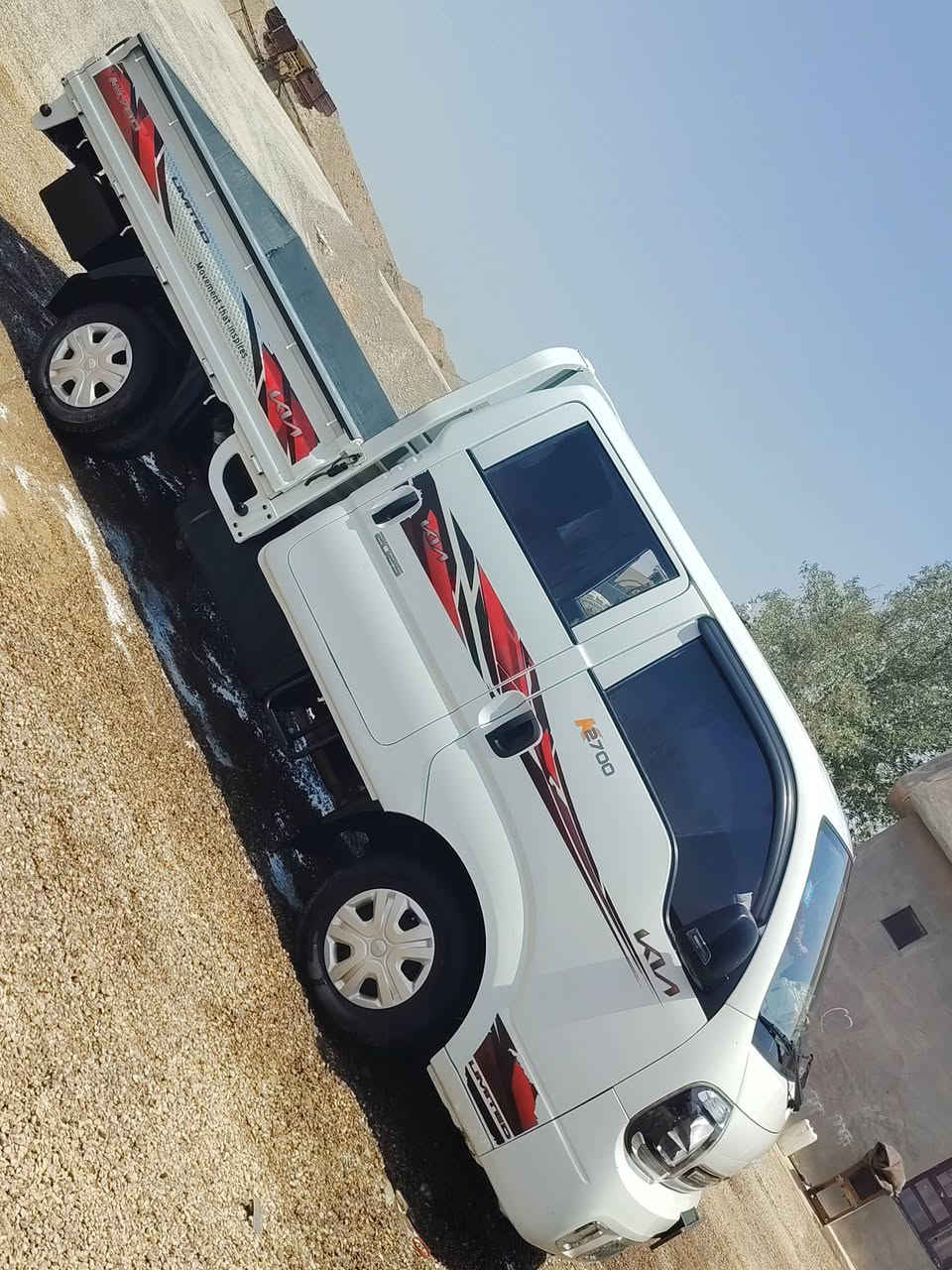 كيا موديل ٢٠٢٥للبيع مكفولة كفالة عامة للبيع بسمي رقم بغداد شرط تحويل ثاني يوم  ماشية ٨٥ مكاني بغداد للستفسار ***********/

