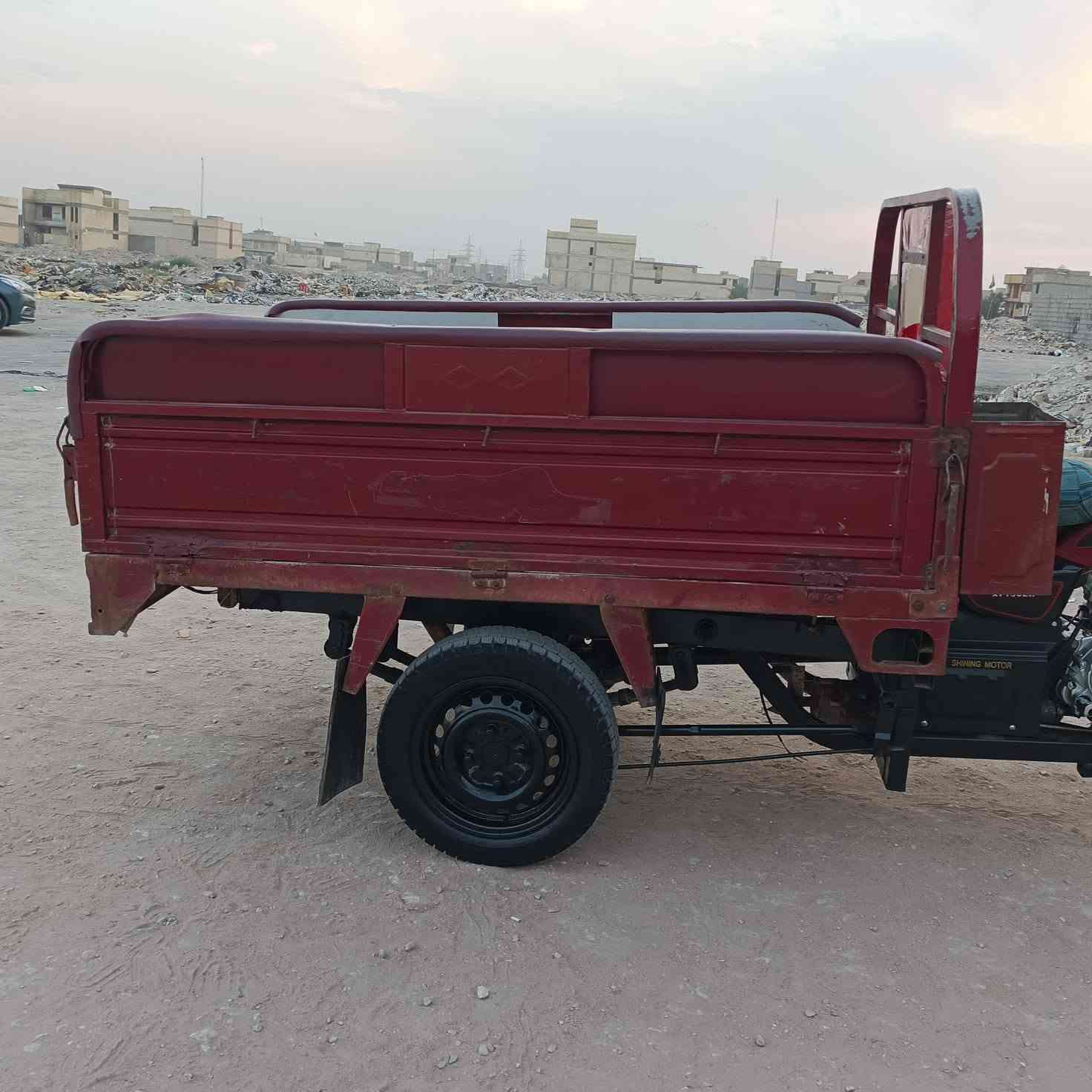 السلام عليكم ستوته موديل 14 بيها محرك 19 ما مفتوح ستوته نظيفه اوراقها باسمي جاهزه ومجه كهربات كلها شغاله مكان كربلاء حي النضال==***********
