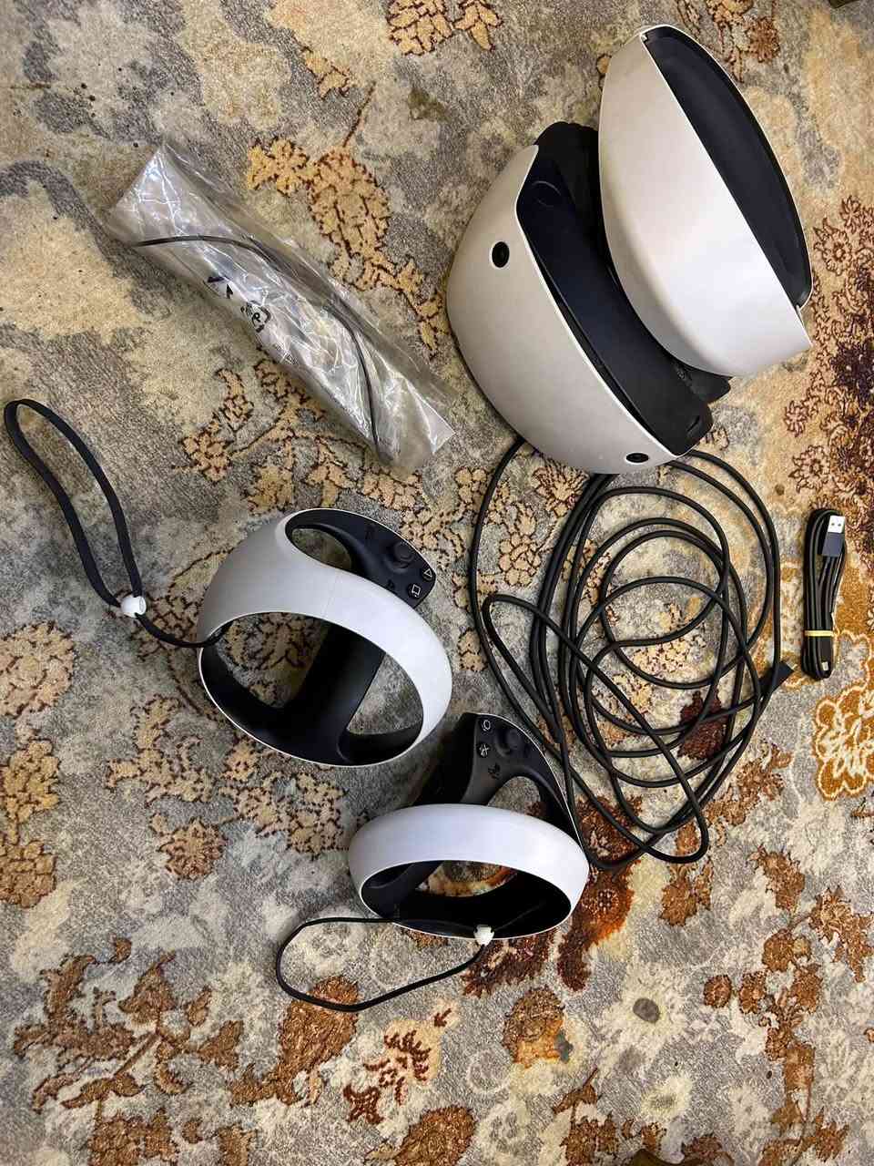 السلام عليكم نظارة VR بلي 5 نظافة 100% رايدها ب 325 وبيها مجال للطيبين مكاني بغداد حي القاهرة وعندي توصيل لكل محافظات تواصل *********** واتس اب
