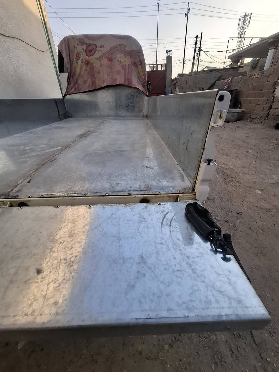 سلام عليكم غلاف كيه جديد توني مفصله مكاني بصره سعر400الف  ***********
