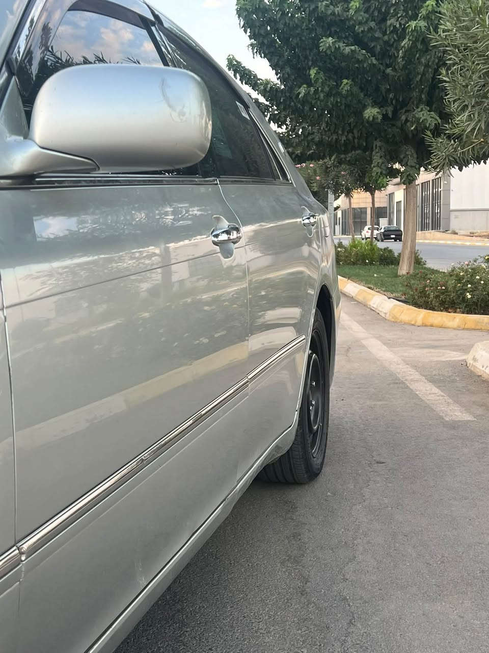 🚗 سەرەتا بەناوی خوای گەورە 🚗
شاهینە بڕاوە بڕاوە - 180 بچوک
بە ناوی خۆمانەوە - کۆدی هەیە

✅ 2 دوگمە - ناو ڕەساسی
✅ بە بچوک - تەبرید سارد و گەرم
✅ مەرکەزی - تەحدید سورعە
✅ 4 جام کارەبا
✅ 4 تایە و ویلی لۆک - لۆکی لە ژێرە
✅ سەقف و کەڤەر و شاسی بەشەرت
✅ برێکی بەستراوە

💰 نرخ: 42 - مەجالی کەم
📞 ***********
📍 سلێمانی
