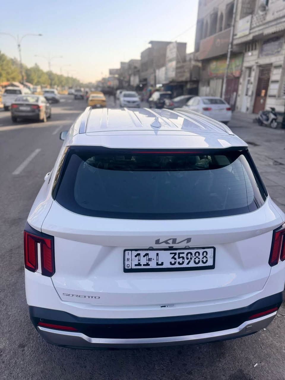 كيا سورنتو 2024 خليجي  بيها بارد بالباب الخلفي والهلال 
🔹 محرك V6 سعة 3.5 لتر
🔹 قوة 268 حصان 💪
🔹 عزم 331 نيوتن متر
🔹 ناقل حركة أوتوماتيك 8 سرعات
🔹 مصابيح LED أمامية وخلفية كاملة
🔹 مرايا كهربائية مع طي
🔹 3 صفوف مقاعد (7 ركاب) 👨‍👩‍👧‍👦
🔹 شاشة وسطية كبيرة تدعم Apple CarPlay و Android Auto 📱
🔹 شاشة عدادات ديجيتال
🔹 تشغيل بصمة + دخول ذكي
🔹 حساسات محيطية
🔹 4 كاميرات محيطية
🔹 رادار
🔹 داتا شو 
🔹 مثبت سرعة ذكي
🔹كير ماوس 
🔹صندوق كهرباء ذكي
🔹مكاني بغداد الغزاليه 
🔹رقمي ***********
السعر 320$وبيها مجال
