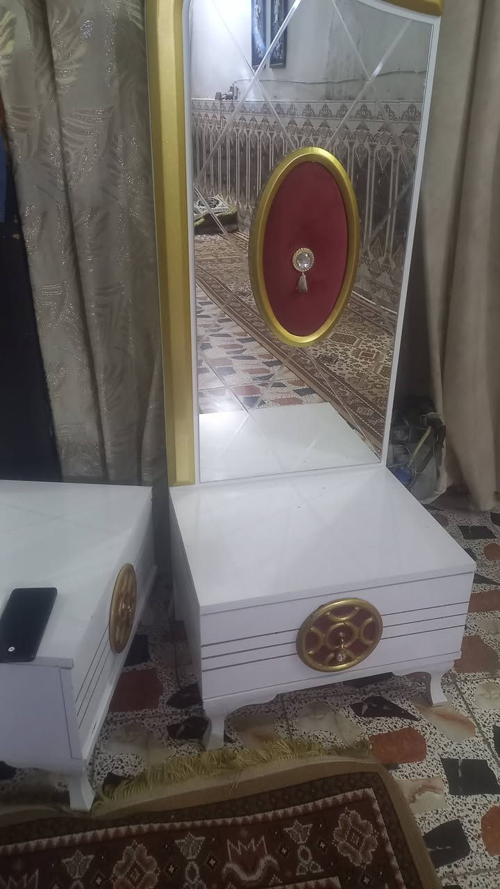 ميز جربابيه عدد ٢ للبيع السعر ٦٥ بيهن مجال ***********
