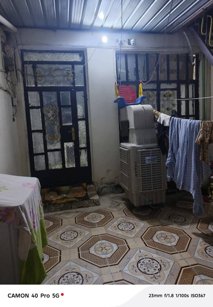 مشتمل للبيع بعقوبة حي المعلمين
المساحة ٩٠متر @

الموقع قرب عمارة سلوان 

البيت مؤجر ٢٠٠الف 

للاستفسار ***********
