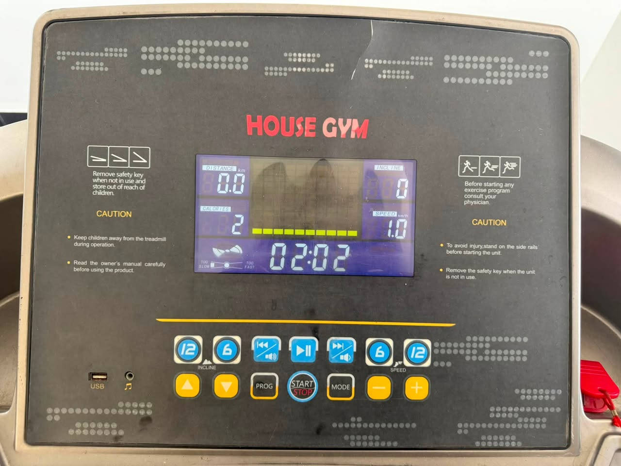 جهاز كبير وقوي ومتعدد الاستخدامات، مناسب للبيت والكارديو واللياقة 💪

✅ نظيف ومستعمل استعمال شخصي
✅ شغال وجاهز للاستخدام
✅ سرعات متعددة
✅ يتحول لوضع الجبل والصعود (Incline) كهربائي ⛰️
✅ جهاز تدليك للظهر
✅ شاشة تعرض السرعة والوقت والمسافة والسعرات
✅ برامج تمارين متعددة
✅ USB + AUX + سماعات 🔊
✅ مفتاح أمان
✅ وياه الملحقات الظاهرة بالصور

📍 المكان: بغداد
💰 السعر: 300 ألف دينار قابل للتفاوض بالمعقول

الجهاز مثل ما موضح بالصور، نظيف ومتكامل، والبيع للجادين فقط.

📩 للاستفسار واتساب هذا رقمي
📞 ***********
