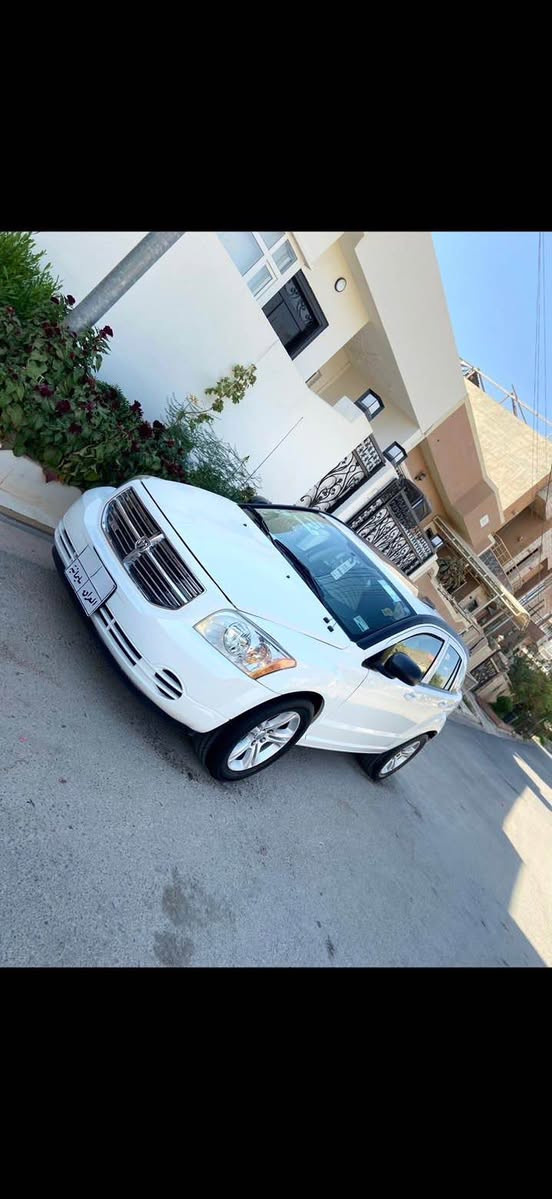 دۆج کالیبەر ٢٠٠٩ فول مواسەفات مەکینەی نویە مەکینە ٢٤ سلایت و شاشە گەورە ٤ تایەی نوێ تەحویل و  بەناو کرد ن و هەموو شتی بە شەرت و سەنەوی  بەسەر چوە سەیارەکە زۆر پاکە  سوپێری بیلادی دانەبەزیە و کەتەلۆکی بیلادی شەریکەی تێدایە ١٥٠ هەزار ڕۆیشتیە تەنیا دوو بن دەرکەی بۆیاغە هەموو شتی لەسەر بیلاد ماوەتەوە . نرخی ٨٥ وەرەقە معامەلەكی کەم*********** كويسينجاك, أربيل
