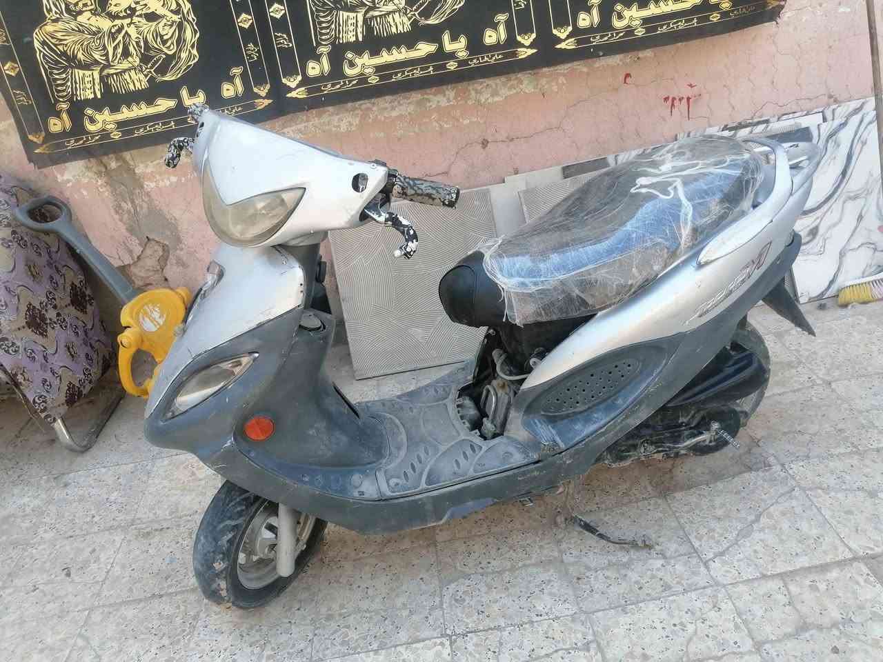 سلام عليكم شباب 🖐
عندي دراجه كامكو v1 🛵

لله شاهد الدراجه صارف عليه صرف مو طبيعي مبدل هواي شغلات جدد مثل

كابريته جديده ✅

بوينزات مال بريك الوره جدد ✅

والهم من هاذ الدراجه مجفته يعني خرسه مابيه كل صوت ✅

مبدل فيت بم جديد ✅

التاير الوره جديد ✅

مبدل اسيامه مال البانزين و البريك ✅

مبدل عقل ✅

ضفيره جديد ✅

مبدل قبق كامل يعني الهندر ريشه ✅

مبدل قايش ✅

واكو. بعد هواي شغلات جدد ماذكرته

الدراجه متروكه لن مافارغله اجيت ردت اشغل ماشتغلت وديته المصلح لطم بيه كطم الوايرات مال الباتري الدراجه متروكه اذ التصليح عليه سعره 350 واذ اتصليح عليك سعر 275 وبيه مجال بسيط عنواني النجف الرضويه الرقم  *********** واتساب مابي هاذ الرقه 

*********** هاذ بي واتساب
