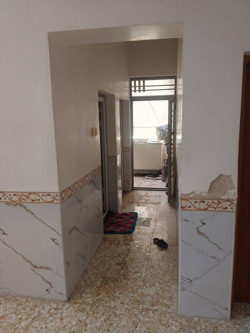 يالله يارزاق 🏣دار رهينه رهينه المده مفتوحه المساحه 300متر مناسب
العنوان كوفه علوت الفحل شارع الفلل قرب صيدليت هند دور

يحتوي ع  عرف عدد 3وصاله ومطبخ حار وبارد وستقبال وتخاريج دخليه وخارجيه وكراج سياره وحديقه

الستفسار تصل *********** وتساب الو خاص
