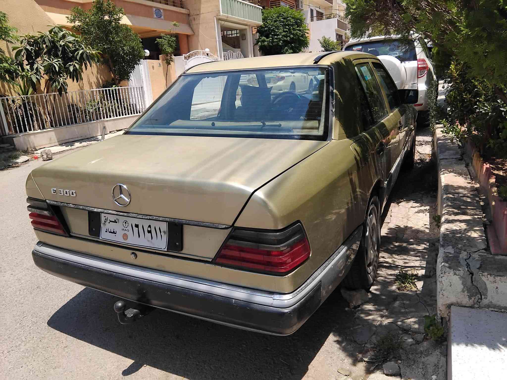 E300 
ئارمی سلیمانی                                                      ئارمەکەی ون بوە کتابی رەسمی بۆ کراوەتەوە
مەکینەی ئەرنەب زۆر مەزبوتە 
کارەبایی هەمووی مەزبوتە 
تایەی تازەیە 
ناوی زور تازەو جوانە 
سەیارەکە زۆر جاهیزە 
*********** السليمانية, العراق
