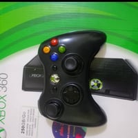 اكس بوكس 360 • ١٠٠ لعبة • ٢ يدات