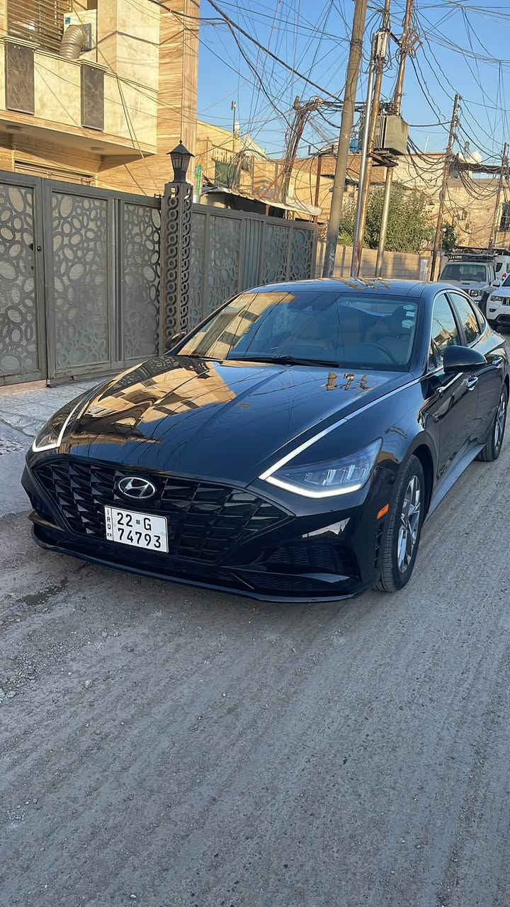 سوناتا ٢٠٢٠ ماشية ٨٥ الف كيلو حادثها جاملغ خلفي وبالعراق امامي تبدل نفس اللون يعني فقط خلفي مصبوغ بالسونار بانوراما بصمه شاشة ديجتال رادار قيادة ذاتية تدفئة كشنات شحن واير ليس نقاط عمياء صندوق بصمه تخم تاير جديد وباتري جديد 
السعر ١٥٠ وبيها مجال بسيط 
بغداد القادسية 
***********
