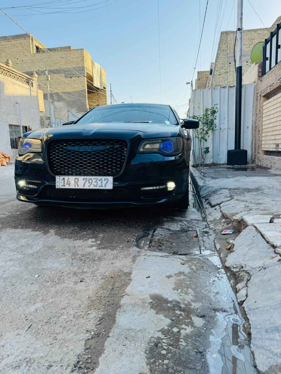 اوباما ٢٠١٢ فور ويل /الفور ويل ملغي
كندية فول مواصفات 
مصبوغة حزام تبديل قطعتين 
وبيها طخات 
رقم بصرا انكليزي ب اسمي 
بيها نقوصات السيارة 
حدادية نص عمر 
ب١٢٥ وبيها مجال بسيط

***********
