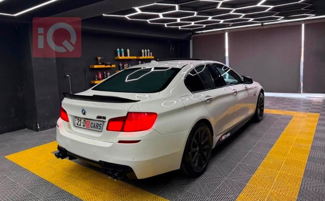 BMW F10 530i

للبيع 
بنيد وخشم جاملغ صبغ فقط 
الرقم سليمانيه

كامره خلفيه 
صندوق كهربائي
فتحه سقف
بصمه 
سقف بانورامي 
مسند ذراع 
شاشه 
الباب شفط 
مانع انزلاق 
حساسات فول 
حساس الاطارات 

السعر 170$

للاستسفار ***********
