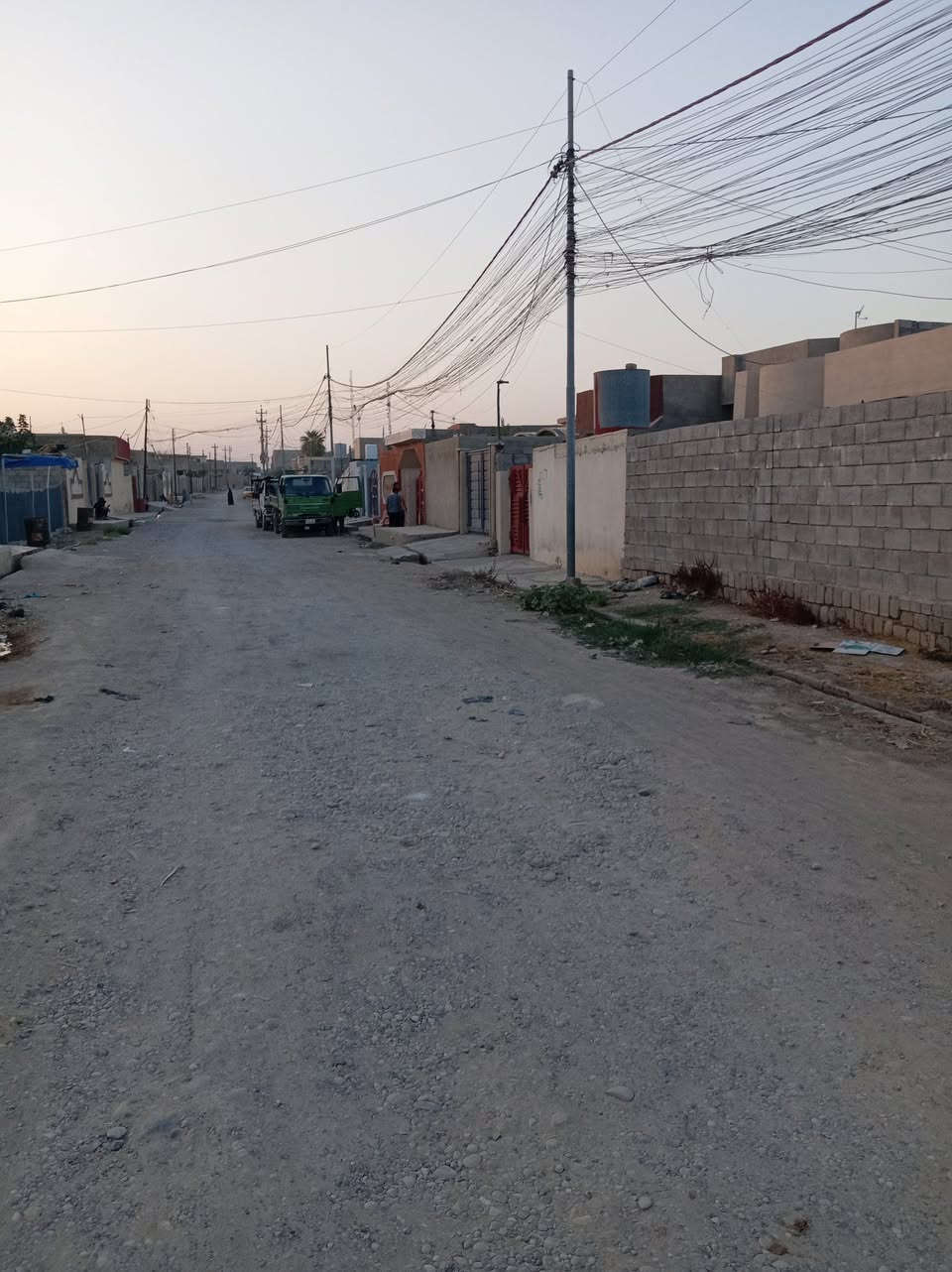 ارض للبيع في بعويزه خلف المدرسه  قريبه من مولدة الشاهين المساحه 256 الواجها 8 والعمق ٣٢   سعر الأرض 18   للاستفسار الاتصال على الرقم *********** او *********** والرقمين بيهم واتساب

