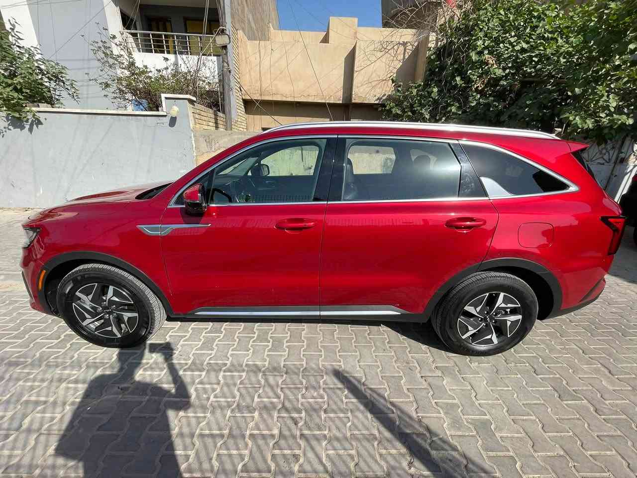سلام عليكم
                                                  SORENTTO 2023. HEV
وارد امريكي بدون ضربه بدون صبغ وبدون ايرباك فقط جاملغ الامامي وراجع بارد موضح بلصور السياره بدون صبغغ
مكينه 1.6T هايبرد
فول مواصفات ماعدا الفتحة 
رادار جانبي
رادار امامي
كامره خلفيه دواره 
تدفئه كشنات 
الكشنات منفصل VIP جلد 7 راكب 
قطعتين تبريد 
اشاير بلمري + رادار
تخم تاير جديد ويل حجم 17
تحديد مسار
مانع انزلاق
تحكمات 
AUTO HOLD
سايد بريك كهربائي 
نزول منحدرات 
DRIVE MODE        ثلاث انظمه قياده.
كير موس
وبعد بيها مواصفات 
رقم بغداد الجديد 
السعر 228$ وبي مجال
للبيع او مراوس 
‏‭***********
